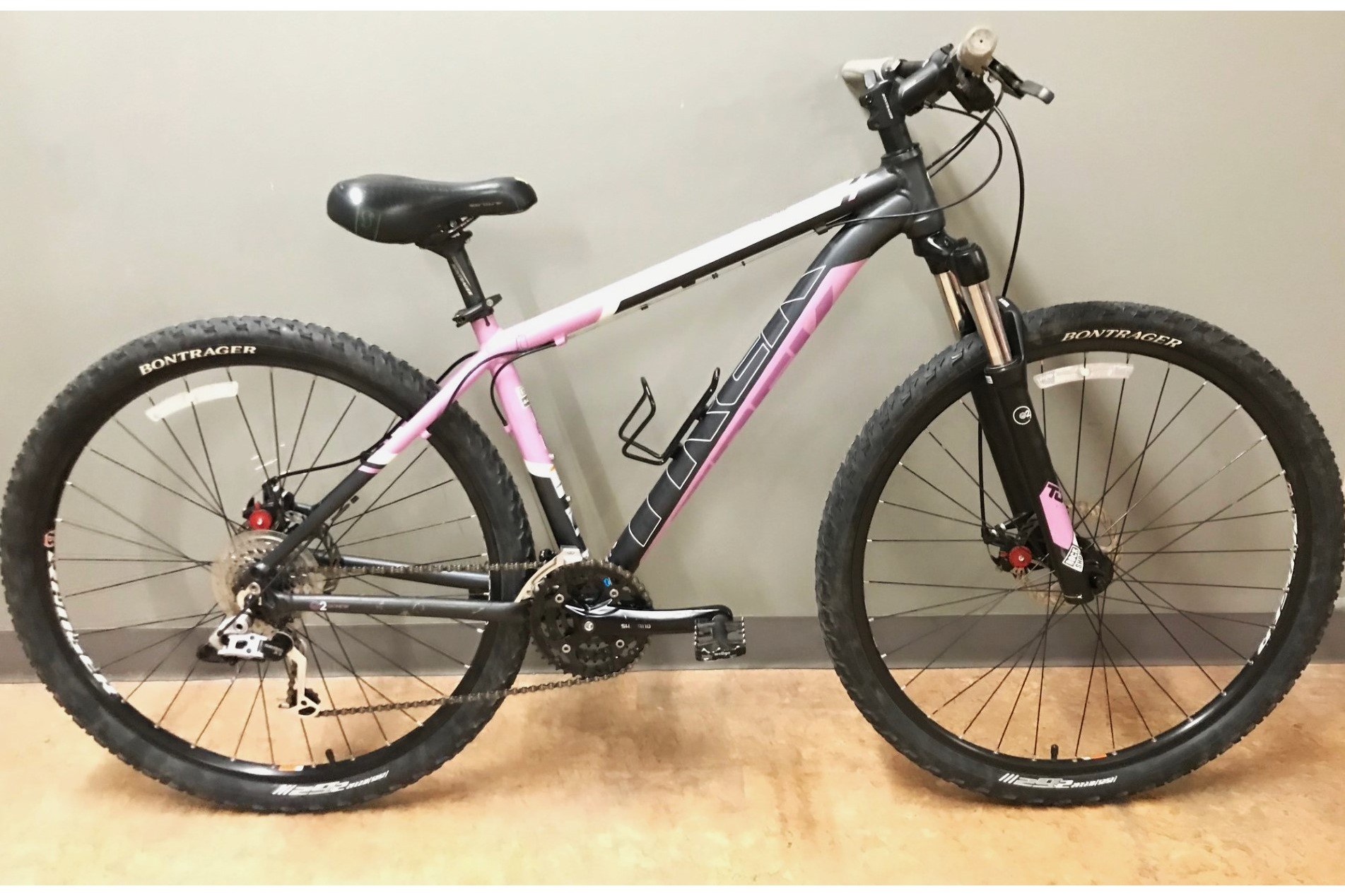 USED Trek Mamba WSD 29er 17.5inch Black Purple Revolution Cycle