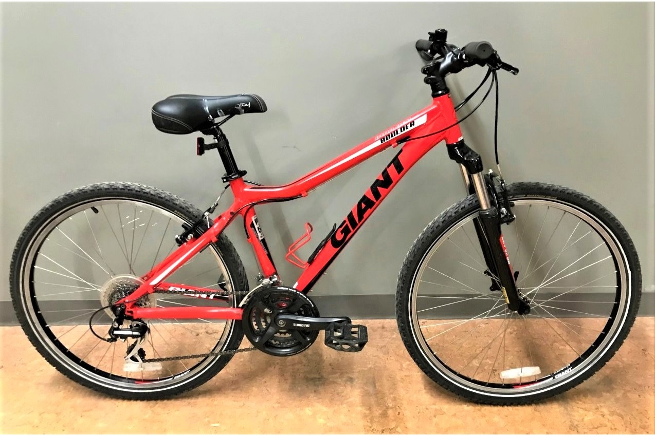 USED Giant Boulder SE MTB Small Red
