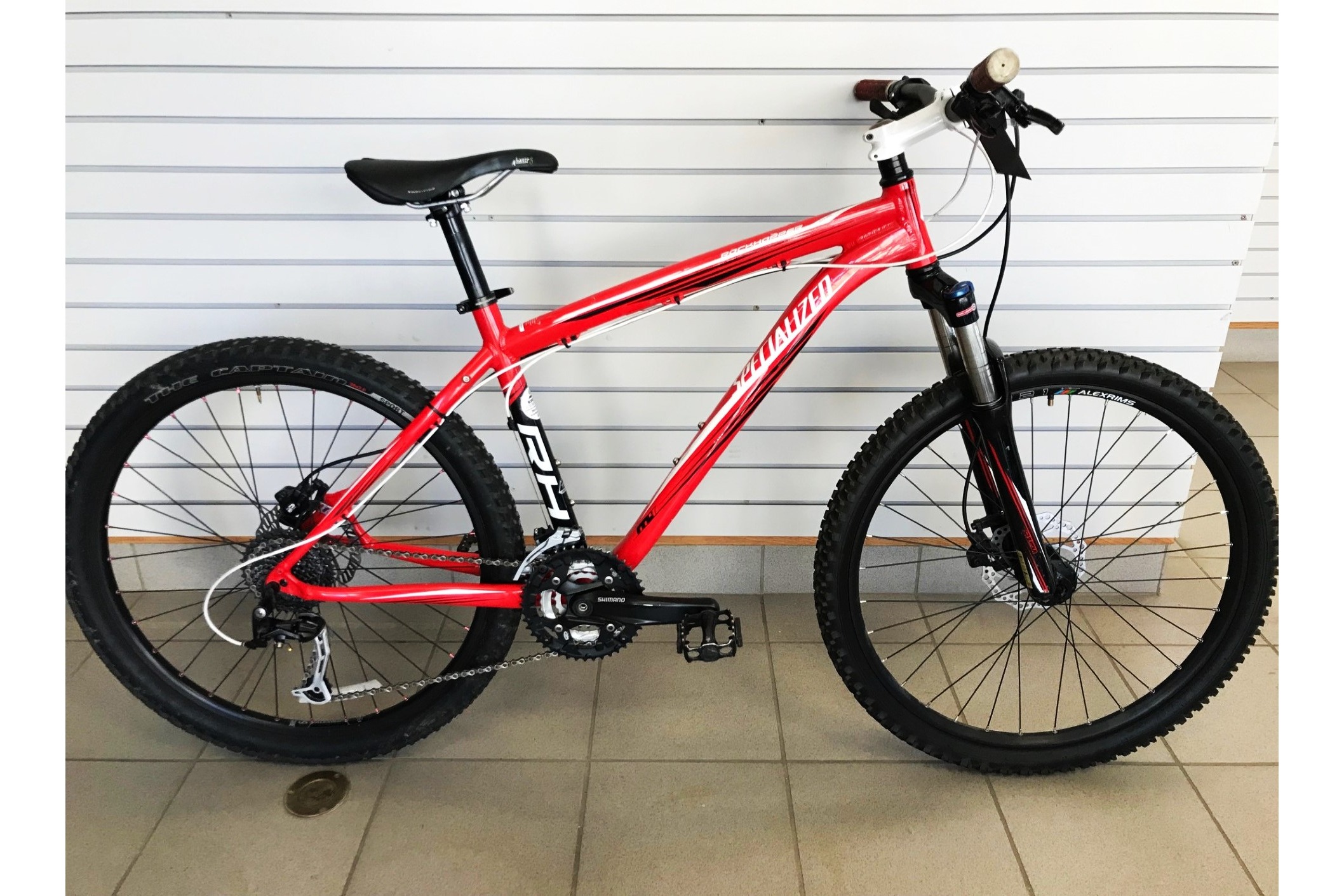 USED Specialized Rockhopper Comp red white 17.5 med MTB Revolution Cycle