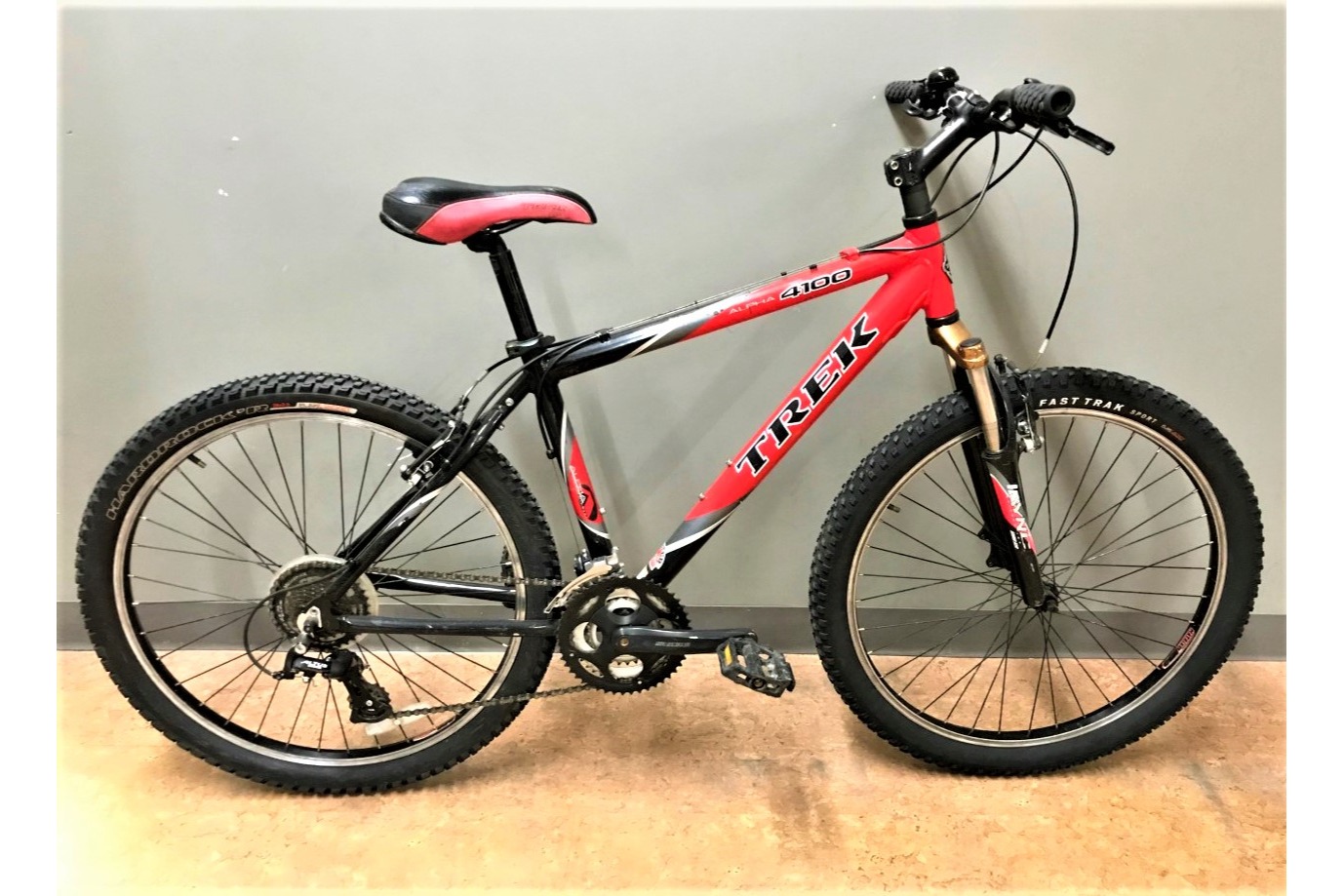 Trek 4100 hot sale bike