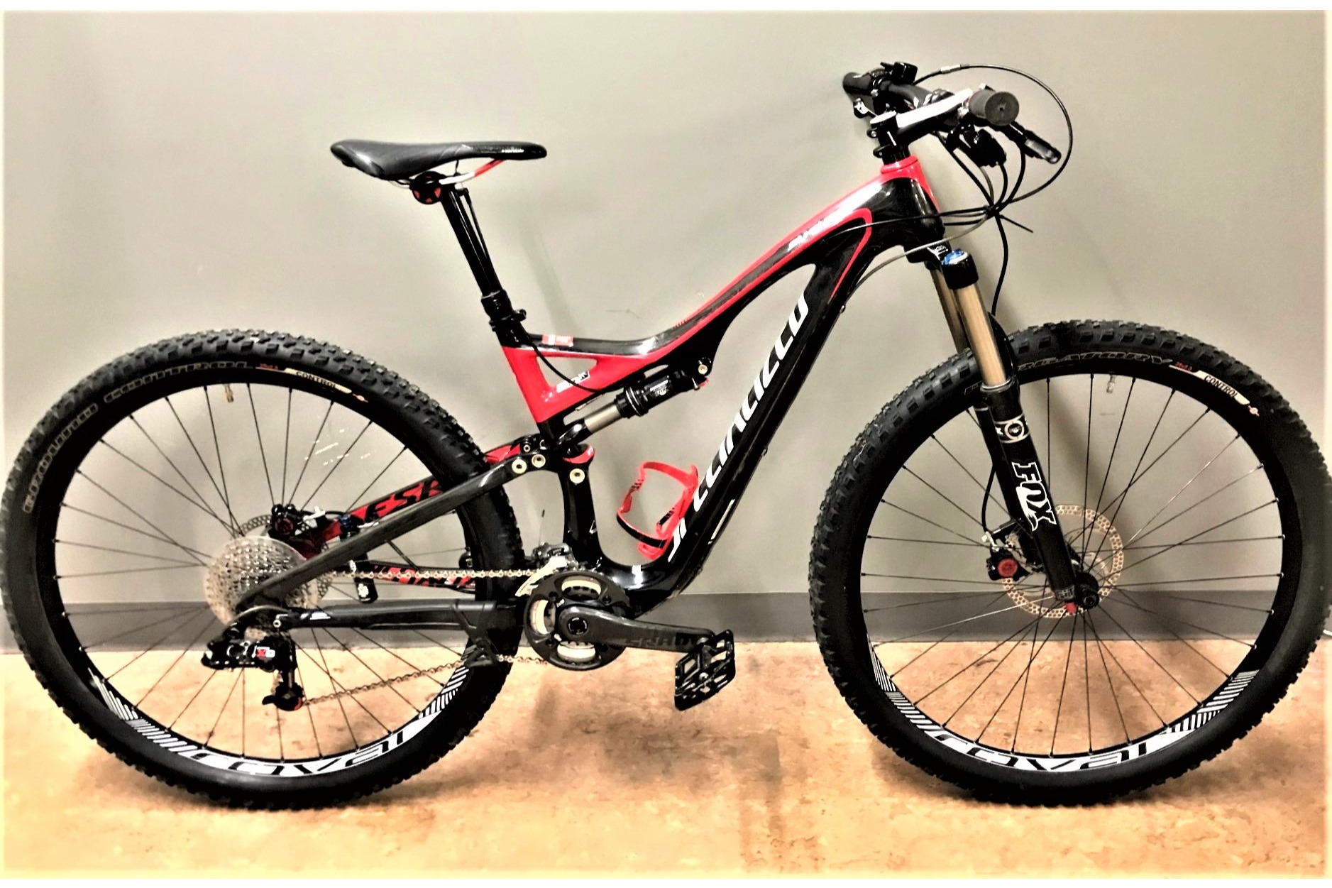 USED Specialized Stumpjumper Expert Carbon red white black medium